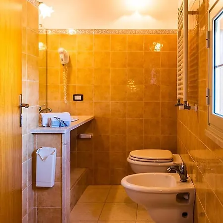 Sciuscia' 3* 알카모 마리나